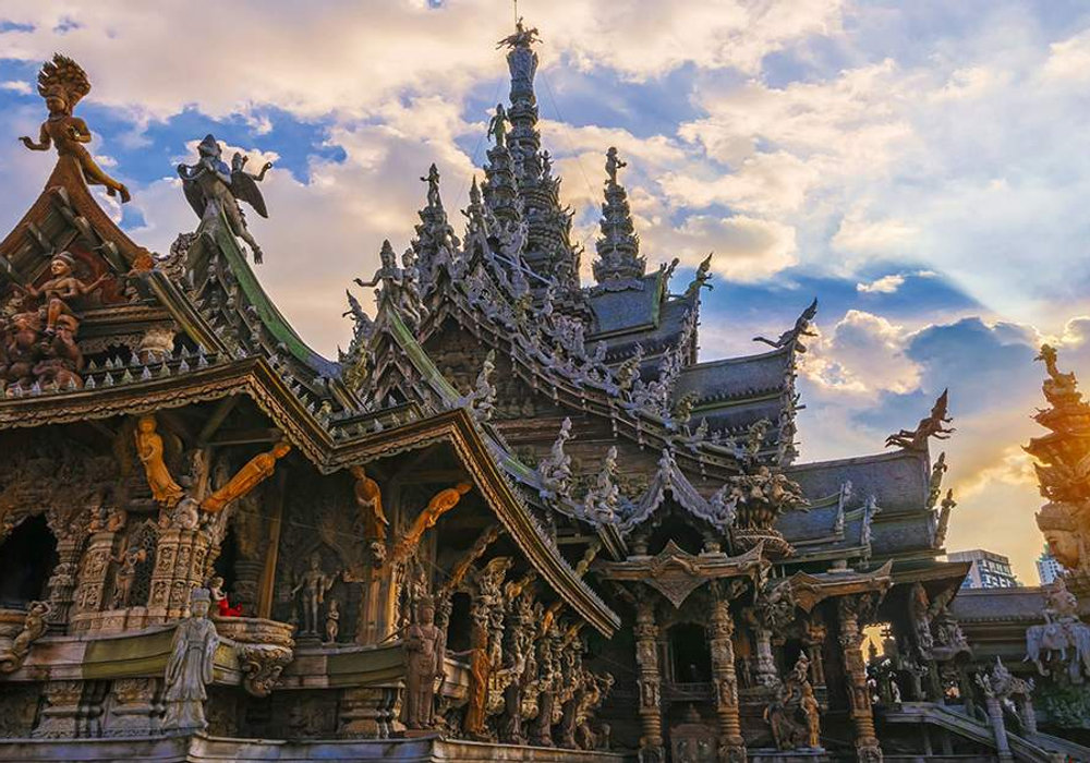 Inviting Strangers into Our Sanctuary: The Power of Hospitality #Hospitality #OpenDoors #Community #HumanConnection #Kindness